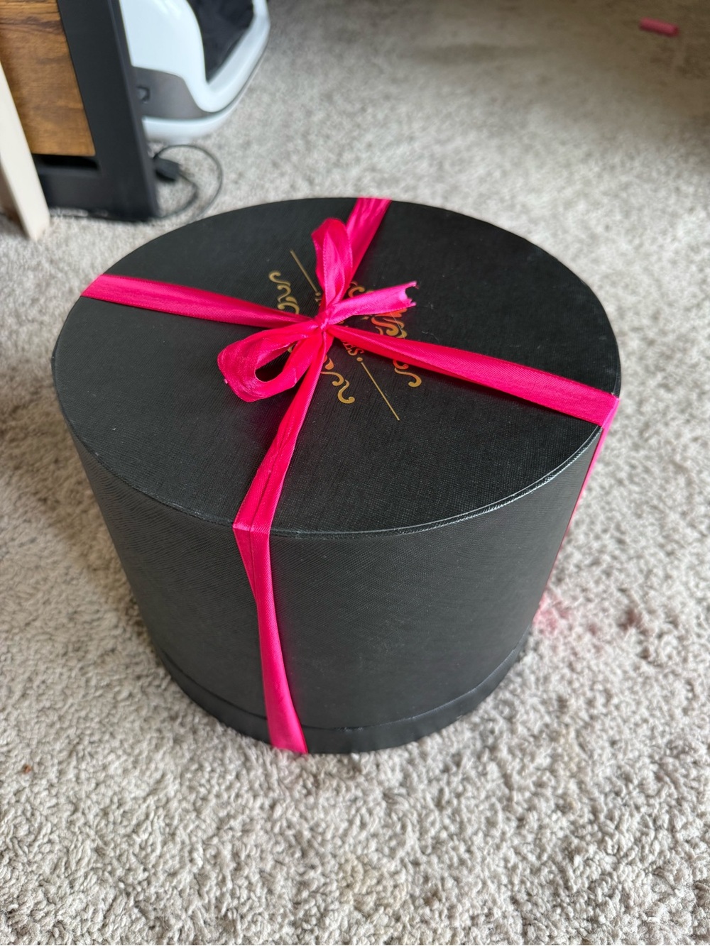 NAT ROSES Hot Pink Rose Box - Picture 4 of 4